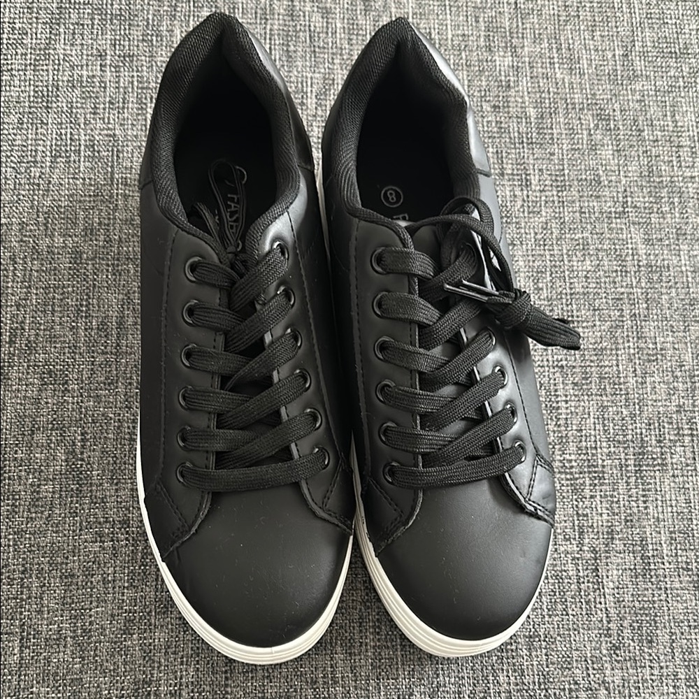 Fashion Nova Los Angeles Black Sneakers